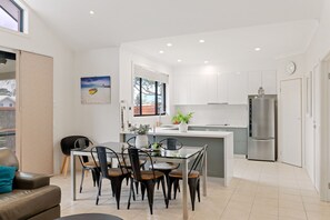 Dining - Phillip Island - Modern 3 Bedroom unit + WiFi (Cowes) (Cowes)