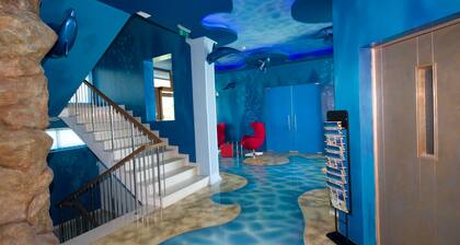 SINGLE ROOM 12 in a quiet hotel at the sea