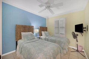 2 chambres, fer et planche à repasser, Wi-Fi gratuit, draps fournis