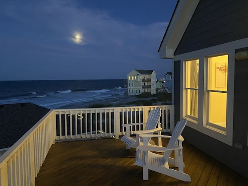  6BR-5Bth Semi-Oceanfront, heated Pool, Elevator. 75 Yards to the beach! Views!!
