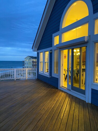 FREE Pool Heat for remaining April-May weeks! Semi-Oceanfront! Incredible Views!
