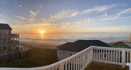 Semi-Oceanfront! Incredible Views, End of Season Specials! Heated Pool!