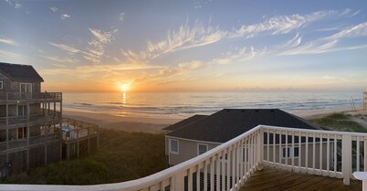 Semi-Oceanfront! Incredible Views, End of Season Specials! Heated Pool!