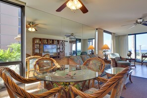 Dining - Lahaina Condo w/ Patio, Ocean Views & Pool Access! (Lahaina)