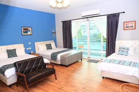 Decoración personalizada, muebles diferentes, escritorio y wifi gratis