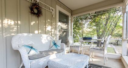 Creek Street Cottage | 2 Blocks from Main | Pet-friendly