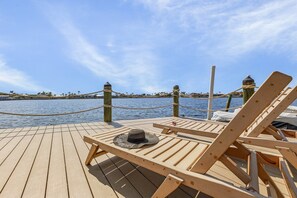 Property grounds - Heated Pool, Beautiful Sunsets, Fishing Dock- Villa Thunderbird View - Roelens Vacations (Cape Coral)