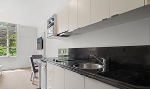 Private kitchen - S&P Apartments - Central Station (Brisbane)