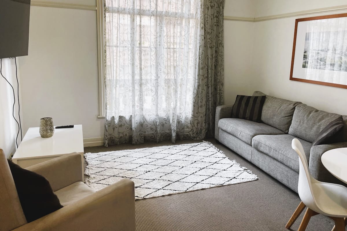 City Apartment | Living area