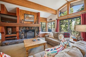 スマートテレビ、暖炉