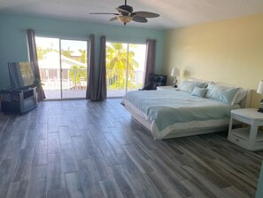 3 habitaciones, tabla de planchar con plancha, wifi y ropa de cama 