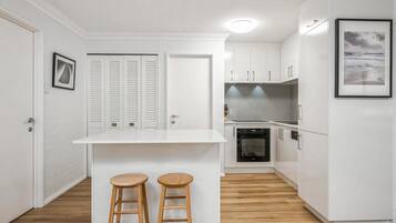 Microwave, oven, stovetop, dishwasher