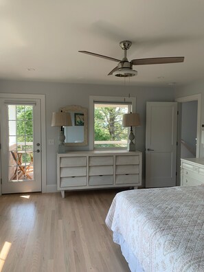 5 bedrooms, iron/ironing board, WiFi, bed sheets