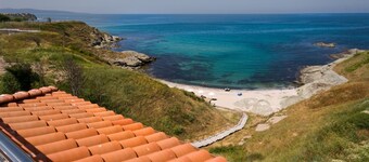 SINGLE ROOM 11 in a quiet hotel with SEA VIEW