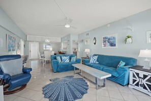 Smart TV, futbolito, mesa de ping pong