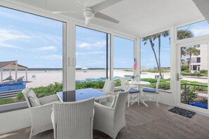 Dining - Island House Beach Resort 1S (Siesta key)