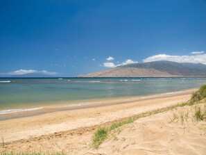 On the beach, sun-loungers, beach towels - WBH D116 Aloha Wai – Garden Suite Just Steps from the Sea (Kihei)