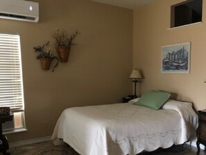 1 chambre, fer et planche Ă repasser, Wi-Fi, draps fournis