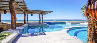 BEACHFRONT, PRIVATE POOL, GOLF, Concierge, Daily Maid and Chef-Meal Services at Paraiso del Mar