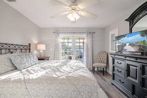 5 bedrooms, iron/ironing board, free WiFi, bed sheets - Spacious, Heated Pool Home w/ Gulf Access- Villa Sunset Point - Roelens Vacations (Cape Coral)