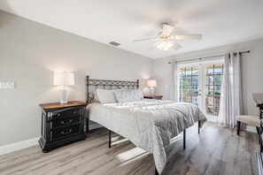 5 bedrooms, iron/ironing board, free WiFi, bed sheets - Spacious, Heated Pool Home w/ Gulf Access- Villa Sunset Point - Roelens Vacations (Cape Coral)