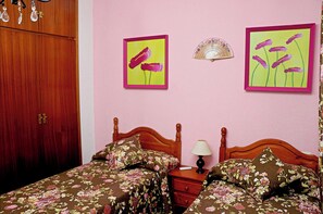 2 bedrooms, iron/ironing board, bed sheets - Apartment by the beach in Barbate (BARBATE)