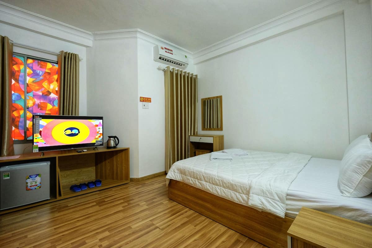 TV, lò sưởi