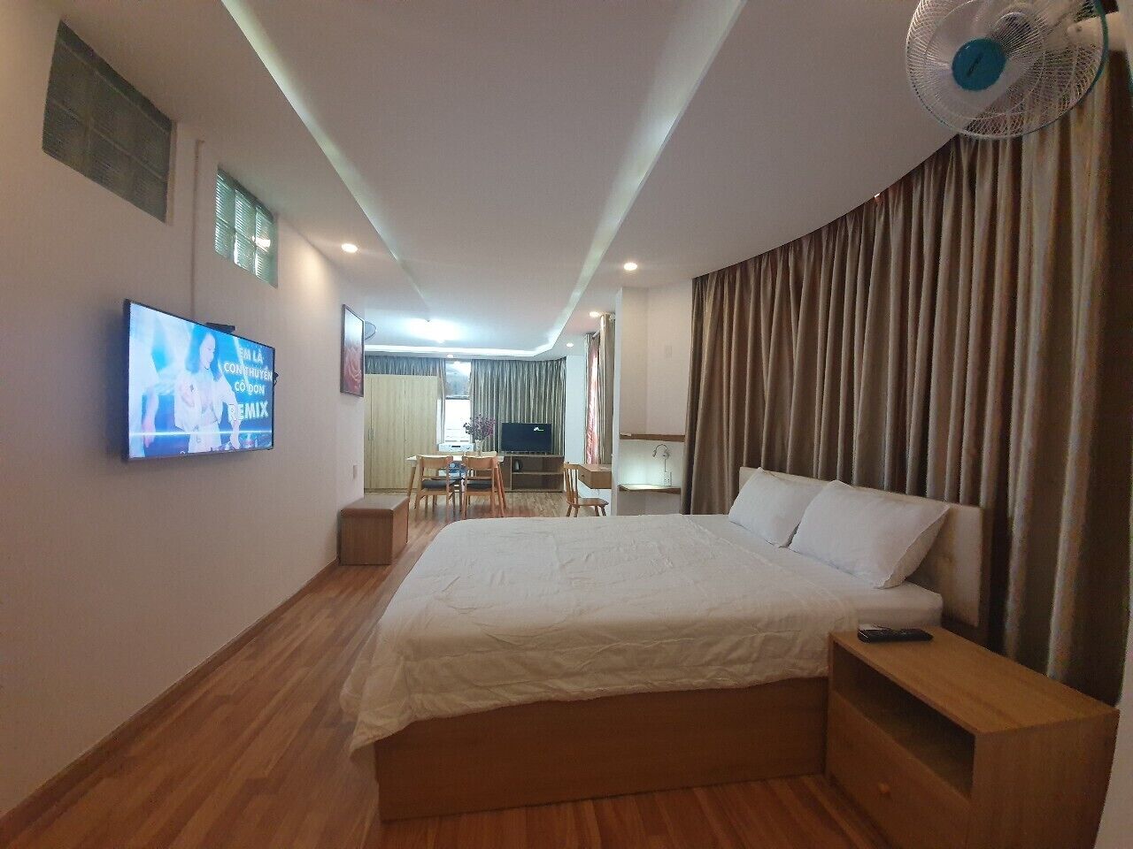 City Studio | Premium bedding, in-room safe, desk, soundproofing