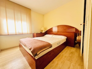 2 bedrooms, iron/ironing board