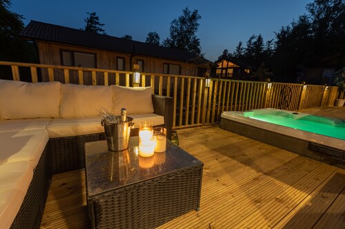 3 Bedroom 2 bathroom  luxurious lodge with hot tub stunning Northumberland
