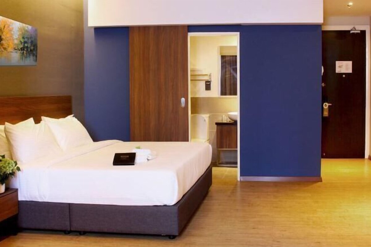 In-room safe, desk, laptop workspace, blackout curtains
