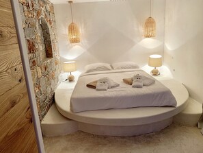 6 soverom, safe på rommet, skrivebord og strykejern/-brett