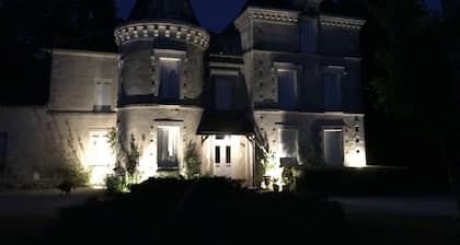 ¡Remanso de paz! Castillo brillante, casa familiar en medio de un parque.