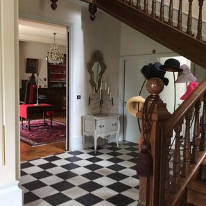 Interior - Castle in Dordogne in the land of truffles. Park, heated pool (Saint-Jory-Las-Bloux)