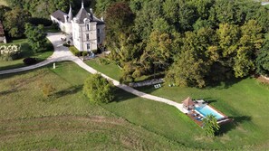 Exterior - Castle in Dordogne in the land of truffles. Park, heated pool (Saint-Jory-Las-Bloux)