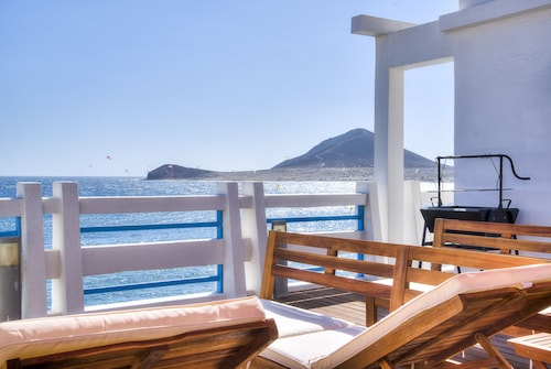 HAUS ÜBER DEM MEER (das Wasser berührend) SEHR ZENTRAL EL MEDANO, BBQ Terrasse,
