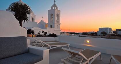 Traditional Village House 'Alba Lily' with heated plunge pool