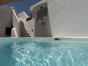 Outdoor pool, a heated pool, pool loungers - Traditional Village House 'Alba Lily' with heated plunge pool (Megalochori)