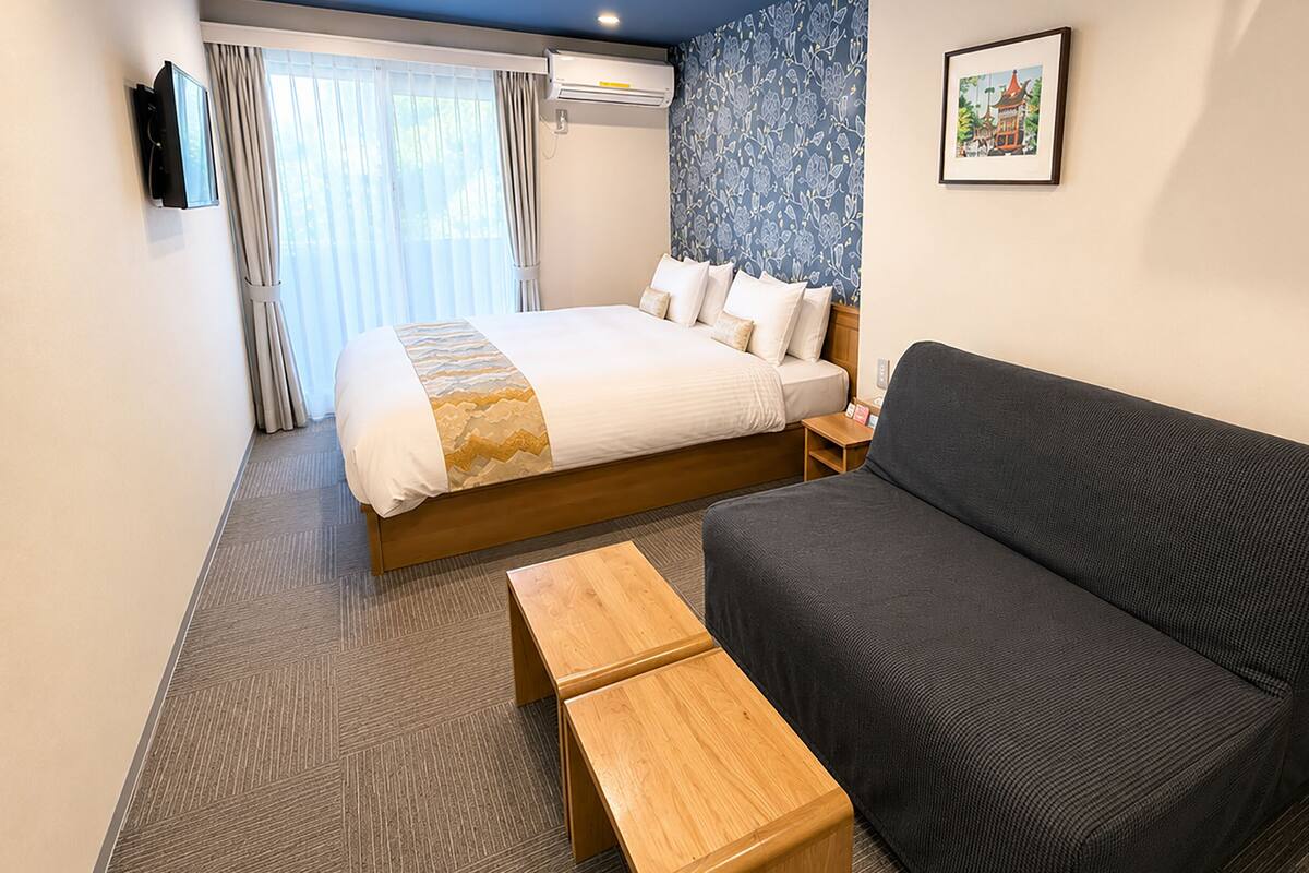 Family Room | In-room safe, free WiFi, bed sheets