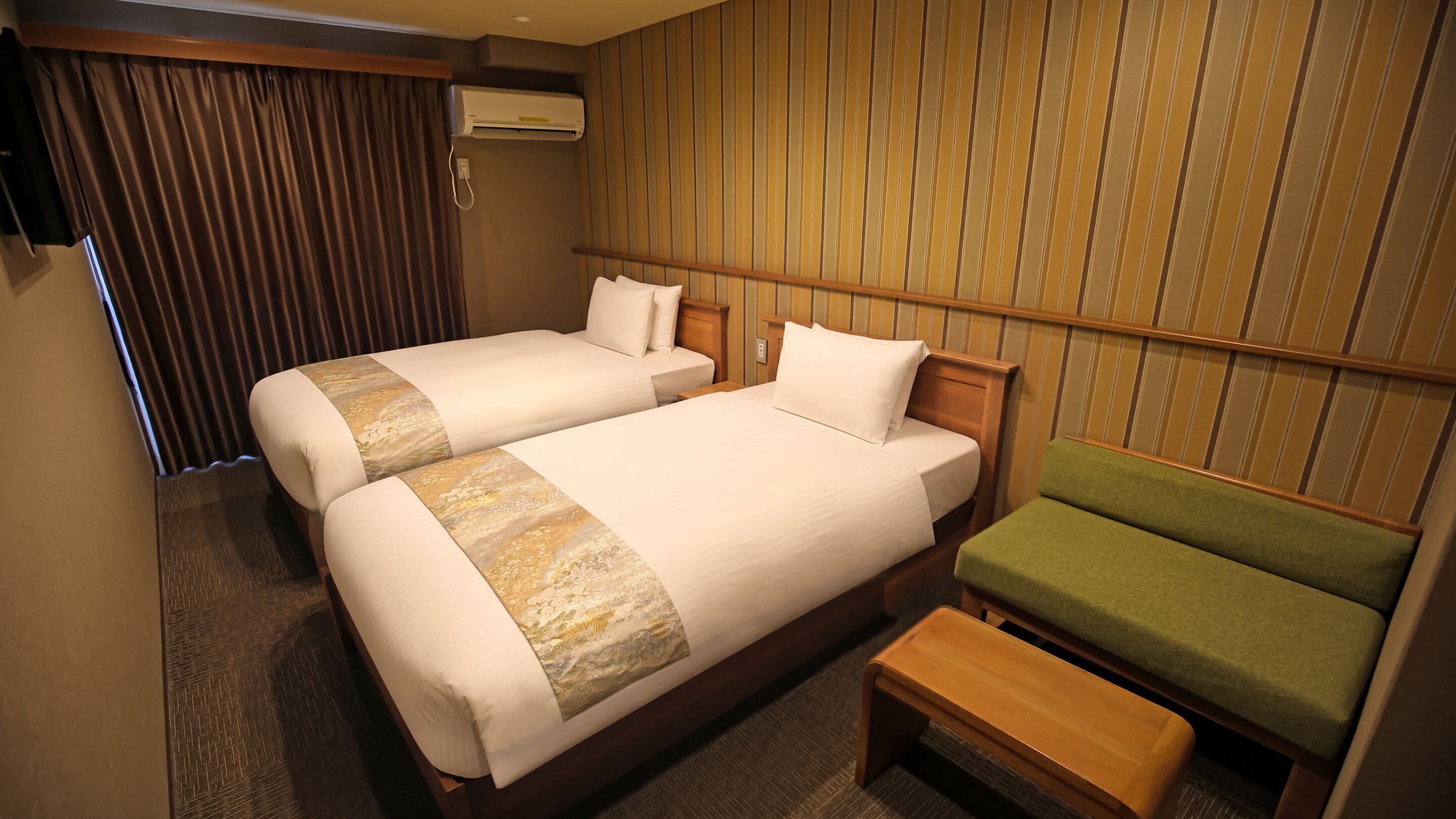 Standard Twin Room | In-room safe, WiFi (free), bed sheets
