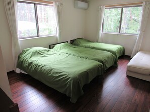 Minibar, blackout curtains, free WiFi, bed sheets