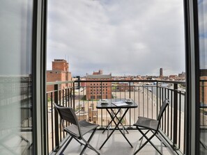 صورة غير مصنفة، 2 من 23، زرّ