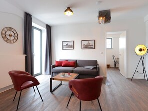 صورة غير مصنفة، 3 من 23، زرّ