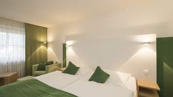 Deluxe Double Room, Balcony | 1 bedroom, in-room safe, blackout curtains, free WiFi