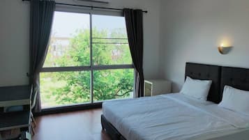 Schreibtisch, kostenloses WLAN, Bettwäsche