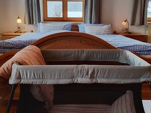 2 bedrooms, bed sheets - Ferienwohnung Nr. 2,  2 Pers. 50 qm (Schleching)