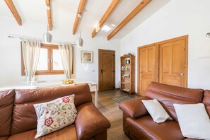 Unclassified image, 5 of 22, button