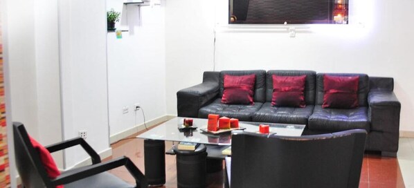 ทีวีจอแบน 32 นิ้ว พร้อมช่องดิจิตอล, ทีวี