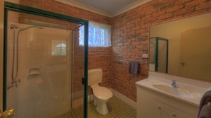 Bathroom - Wondai Colonial Motel (Wondai)