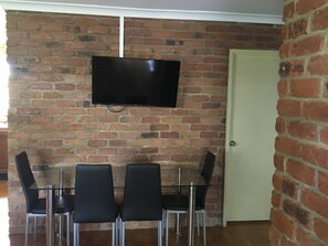 In-room dining - Wondai Colonial Motel (Wondai)